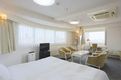 Hotel Castle Inn Yokkaichi Hotel dekat JR Tomidahama station