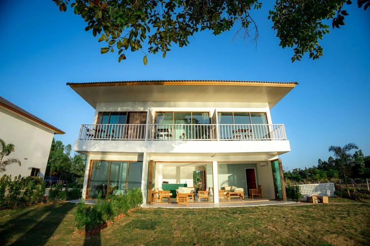 รูปภาพของเลคเฮ้าส์ นาคา เคฟ