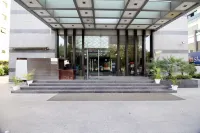 SK高級公園酒店 鄰近ARRAY LOGIC的酒店