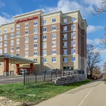 Hampton Inn and Suites by Hilton Cincinnati Midtown Rookwood