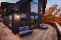 Alpine Vista- One of the best views- Brand New Renovations -3 King Beds!