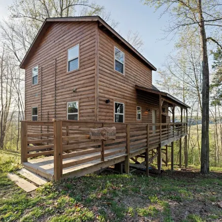 Mnt. View Cabin Near River w/ Hot Tub + Fire Pit
