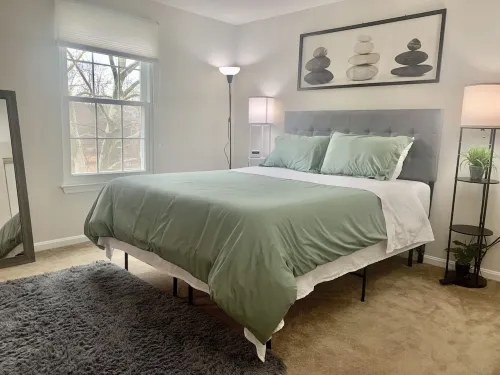 Contemporary 3BR: Large Patio, TVs in Every Room. Heart of Montgomery Village Hotel a Montgomery Village