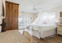 Family & Pet-Friendly Duck Key Home – Heated Pool, 90’ Dock, Ocean Access Hotels in Duck Key