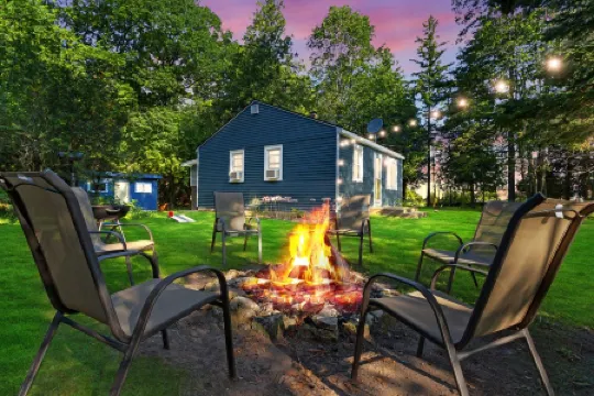 Sherwood Lighthouse Cabin - Near Boat Launch & State Park