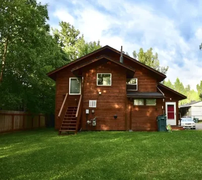 The Raven Lodge, Garden Level Unit 2 Hotels near Flattop Mountain