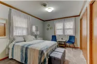 4bed/2bath retreat:Modern comfort, timeless charm. Your Ideal short-term escape.