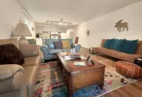 1st Floor Condo Near Lifts. Sleeps 8. Updated! - Pools