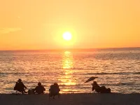 Resort style vacation, 2BR/2BA condo in the heart of Naples: 8min to the beach