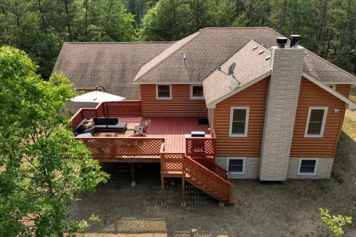 Modern, secluded luxury cabin near Castle Rock & Petenwell Lakes + Wisc. Dells