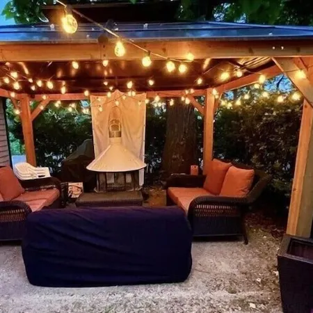 Unit 2 Historic Irvine Park House near West 7th Bars, Restaurants, Xcel, River Отели рядом с достопримечательностью «Музей науки штата Миннесота»