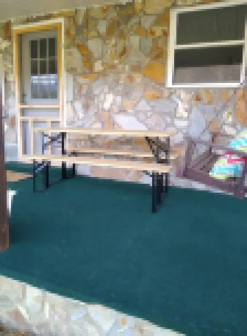 Waterfront cabin with mountain views; 26 minutes to downtown Asheville.