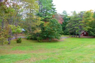 The Gnome Home Cottage located near white mountain NH Hotel di 