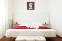 Bright apartment with sea view 150 meters from the beach wi fi car rental