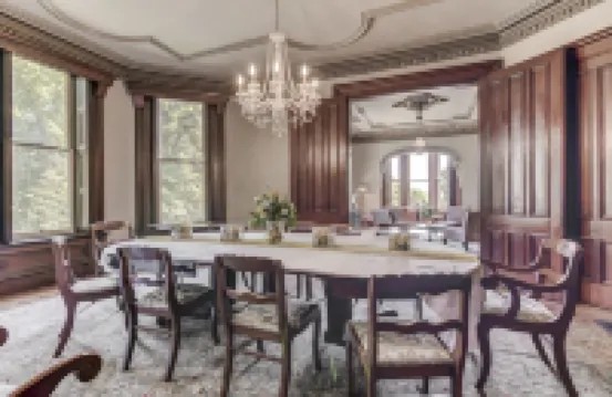 Three Pines Petersburg - Luxurious 10 Bedroom Home in Historic Petersburg Hotels in Menard County