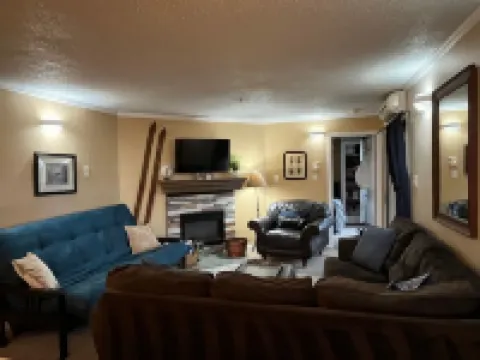 Winterplace Ski in Ski Out Condos 3Br/2Ba 3rd floor sleeps 8