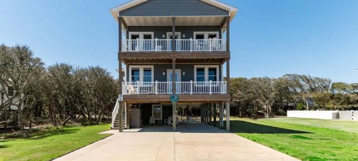DownWinder- Spacious 3 BR House - Walk to Beach Hotels in Kitty Hawk