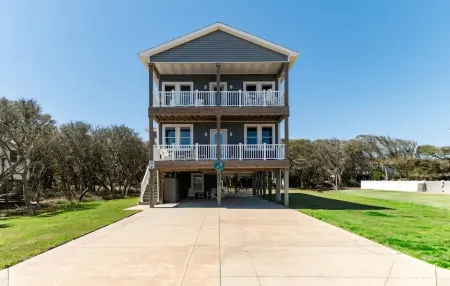 DownWinder- Spacious 3 BR House - Walk to Beach Отели в г. Китти-Хок