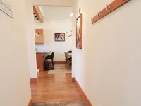 Lucky Star Cabin, A Mountain Modern Winthrop home on the Methow Trails system! Hotels in Winthrop