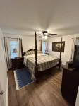 Dolphin Place | Spacious home/ backyard and centrally located | 3 Bed | 2 Bath | Hotels near Six Points Plaza South