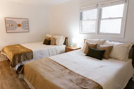 "Morning View 3” Cozy Modern Stay - College/Hiking