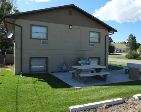 Freshly Remodeled 2 Bedroom, Full Kitchen, living Room Suite, in Cascade unit #4 Hotels in Cascade