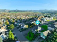 Xenia House-Roseburg Retreat with a View! Near Wildlife Safari