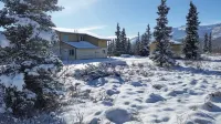 The Taiga House - inspiring mountain views at the edge of Denali National Park Hotels in Healy