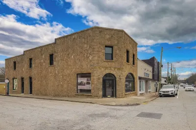 Walk to Stone Mountain Park! Historic Loft in Downtown Stone Mountain Hotel in zona Stone Mountain Park