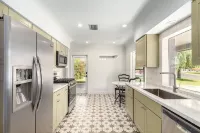 3/2 Arcadia Home w/ Heated Pool & Detached Office