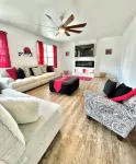 Charming 2800 sq.ft 4-bedroom home with AC and WiFi in Suffolk