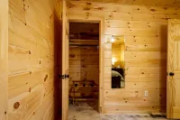 Cayuga Lake Cabins, Gorgeous Log Cabin home, Cabin C, fire pit, dog friendly