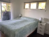 Ocean View 1 BR Cottage  on Oceanfront Property. Permitted Hotels in Paia