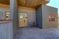 3B/2B Modern Downtown Moab Townhouse - Short Walk from the Heart of Downtown
