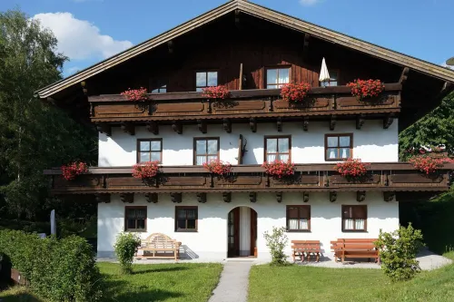 Holiday apartment Staffelberg with sauna and swimming pool Hotels in Hauzenberg