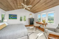 BENNETT’S POINT BUNGALOW ON DEEP WATER WITH PRIVATE DOCK ACCESS