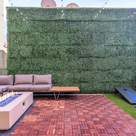 Stylish Vibrant Getaway w/Private Patio next to Bars & Food, 5 minutes from DC!