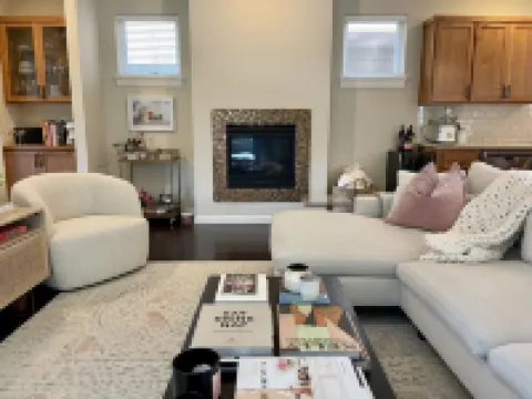 Cheerful 2 Bedroom Home in Eugene