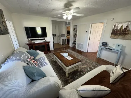 Cozy Retreat in Geronimo w/ 2 BD