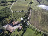 charming apartment with pool just 4 km from the center of Arezzo and 6 km from t