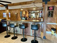 Private Point Lot! Jump Dock! Pool Table, Ping Pong & Air Hockey! - Wifi
