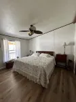 3 Bedroom 2 Bath Cabin nestled in the woods minutes from Mark Twain Lake. - 3-Star