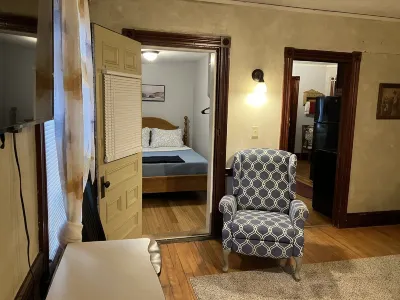 2-Bedroom Apt Near Hampton Beach