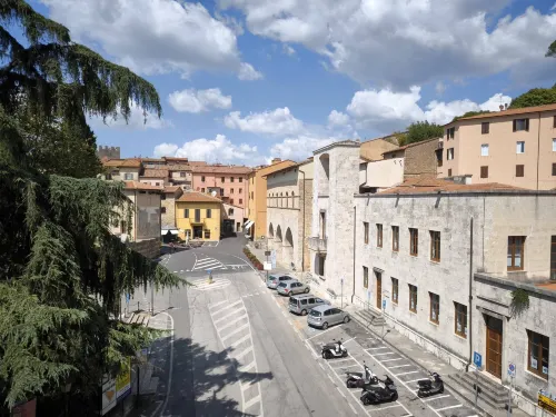 Kira Apartment Bike Friendly Hotels in Massa Marittima