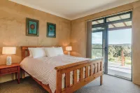 Jamaicaville - 90 Acre hilltop off-grid eco-home with awesome views