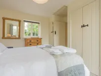 Pigsty Cottage - Luxurious apartment within orangery Hotels in Melksham