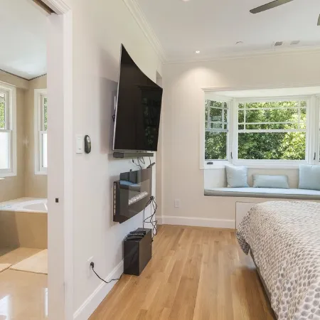 Centrally located Craftsman home