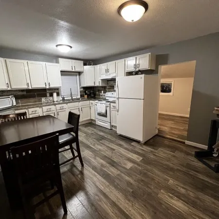Sportsman's Country Lodge: The Roost