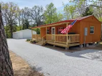 Beautiful Cedar Cabin on Bullshoals Lake Hotels in Marion County