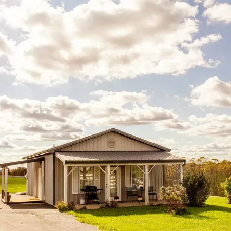 Holland Country Cottage is located in the Golden Triangle!